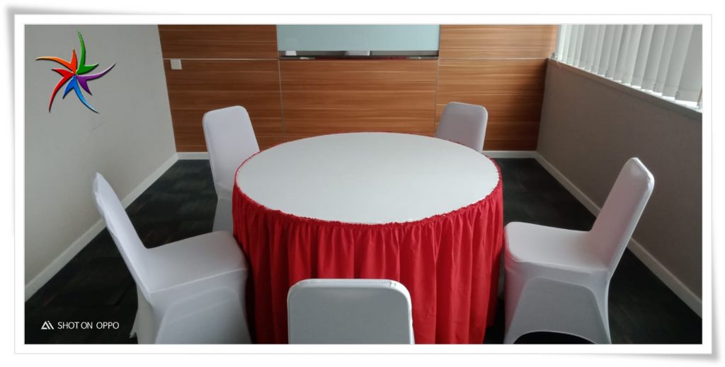 Sewa Round table dan Kursi Futura Cover Merah Putih